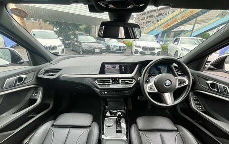 BMW 1 серия, 2022 год, 1 420 000 рублей, 7 фотография