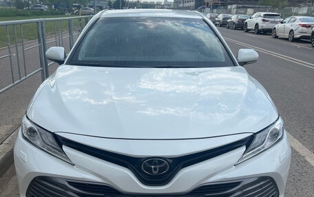 Toyota Camry, 2021 год, 3 400 000 рублей, 1 фотография