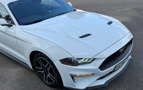 Ford Mustang VI рестайлинг, 2019 год, 1 820 000 рублей, 8 фотография