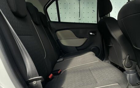 Renault Logan II, 2018 год, 950 000 рублей, 13 фотография