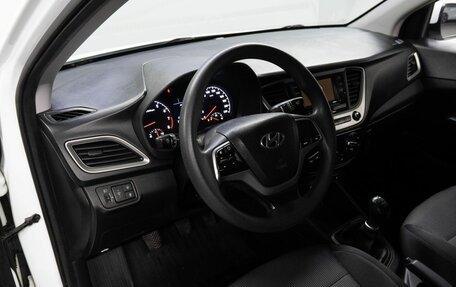 Hyundai Solaris II рестайлинг, 2018 год, 820 000 рублей, 9 фотография