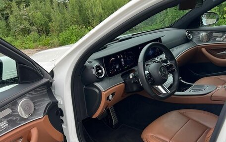 Mercedes-Benz E-Класс, 2021 год, 4 600 000 рублей, 2 фотография