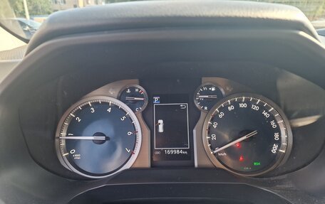 Toyota Land Cruiser Prado 150 рестайлинг 2, 2019 год, 5 500 000 рублей, 21 фотография