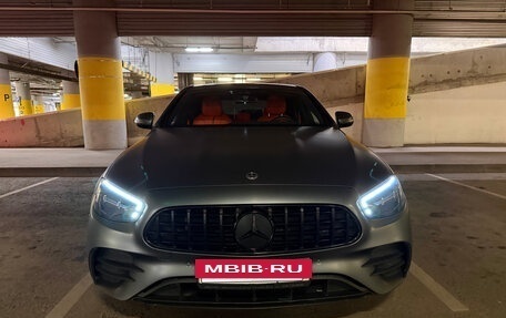 Mercedes-Benz E-Класс, 2022 год, 6 900 000 рублей, 5 фотография
