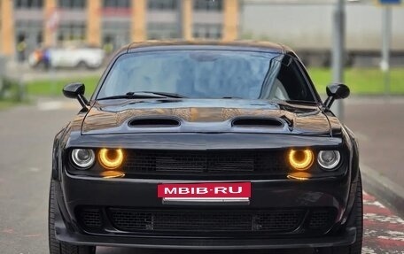 Dodge Challenger III рестайлинг 2, 2021 год, 3 500 000 рублей, 7 фотография