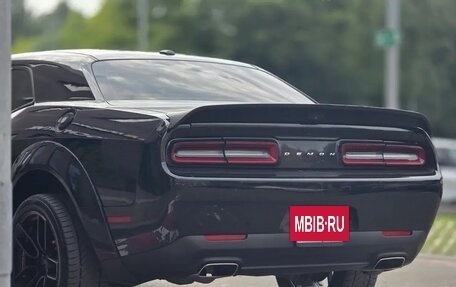 Dodge Challenger III рестайлинг 2, 2021 год, 3 500 000 рублей, 8 фотография