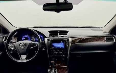 Toyota Camry, 2017 год, 2 450 000 рублей, 18 фотография
