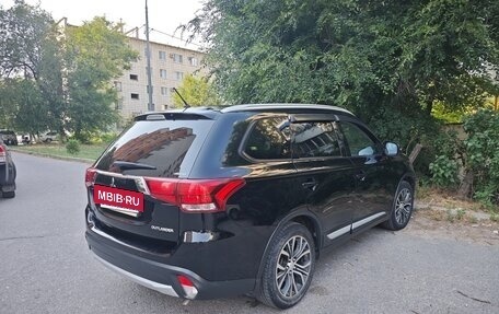 Mitsubishi Outlander III рестайлинг 3, 2015 год, 1 800 000 рублей, 5 фотография