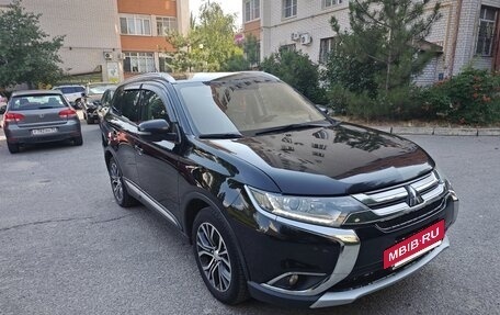 Mitsubishi Outlander III рестайлинг 3, 2015 год, 1 800 000 рублей, 7 фотография
