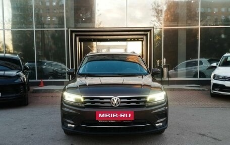 Volkswagen Tiguan II, 2017 год, 2 740 000 рублей, 2 фотография