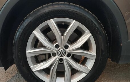 Volkswagen Tiguan II, 2017 год, 2 740 000 рублей, 10 фотография