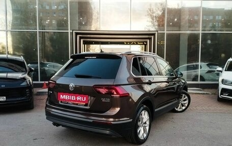 Volkswagen Tiguan II, 2017 год, 2 740 000 рублей, 4 фотография