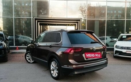 Volkswagen Tiguan II, 2017 год, 2 740 000 рублей, 6 фотография