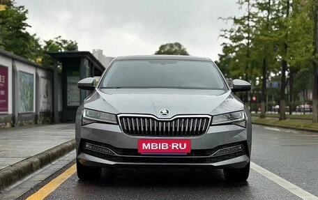 Skoda Superb III рестайлинг, 2023 год, 1 999 025 рублей, 2 фотография