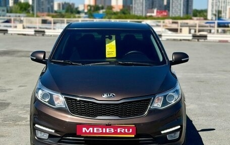 KIA Rio III рестайлинг, 2015 год, 940 000 рублей, 3 фотография