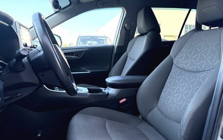 Toyota RAV4, 2020 год, 2 750 000 рублей, 13 фотография