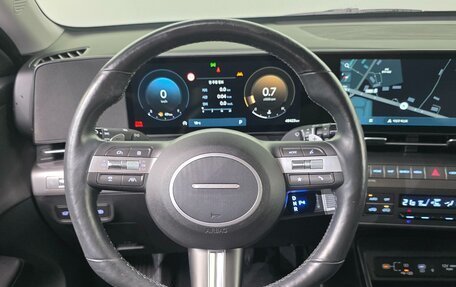 Hyundai Kona, 2023 год, 2 220 000 рублей, 19 фотография