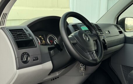 Volkswagen Caravelle T5, 2014 год, 1 990 000 рублей, 12 фотография