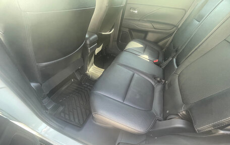 Mitsubishi Outlander III рестайлинг 3, 2016 год, 1 730 000 рублей, 20 фотография