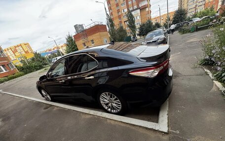 Toyota Camry, 2019 год, 2 600 000 рублей, 3 фотография