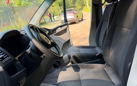Volkswagen Caravelle T6 рестайлинг, 2016 год, 2 500 000 рублей, 5 фотография