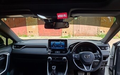 Toyota RAV4, 2021 год, 4 500 000 рублей, 15 фотография