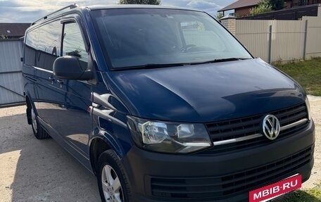 Volkswagen Caravelle T6 рестайлинг, 2016 год, 2 500 000 рублей, 9 фотография