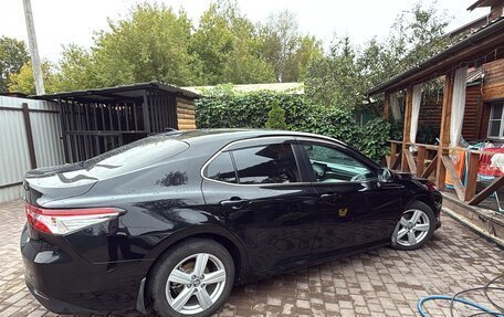 Toyota Camry, 2021 год, 2 600 000 рублей, 2 фотография