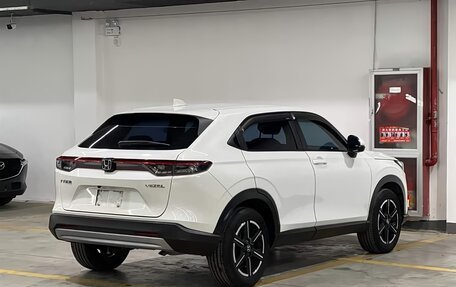 Honda Vezel, 2023 год, 1 999 999 рублей, 15 фотография