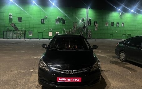 Hyundai Solaris II рестайлинг, 2015 год, 800 000 рублей, 1 фотография