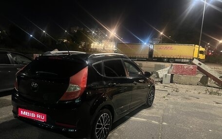 Hyundai Solaris II рестайлинг, 2015 год, 800 000 рублей, 3 фотография