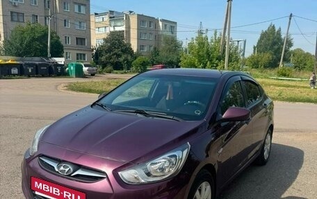 Hyundai Solaris II рестайлинг, 2011 год, 640 000 рублей, 2 фотография