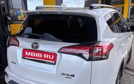 Toyota RAV4, 2018 год, 3 050 000 рублей, 3 фотография