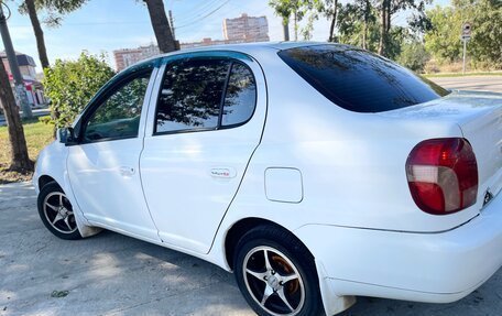 Toyota Platz, 2001 год, 360 000 рублей, 3 фотография