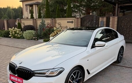 BMW 5 серия, 2022 год, 4 900 000 рублей, 2 фотография