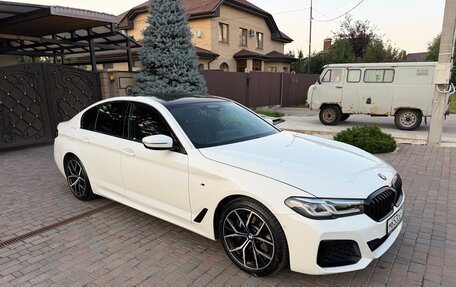 BMW 5 серия, 2022 год, 4 900 000 рублей, 8 фотография