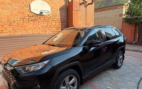 Toyota RAV4, 2019 год, 2 900 000 рублей, 5 фотография
