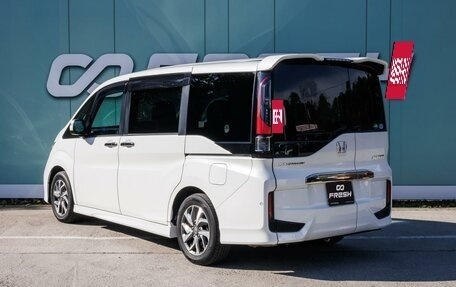 Honda Stepwgn IV, 2016 год, 1 835 000 рублей, 2 фотография