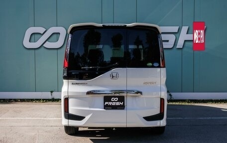 Honda Stepwgn IV, 2016 год, 1 835 000 рублей, 4 фотография