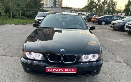 BMW 5 серия, 2003 год, 445 000 рублей, 1 фотография