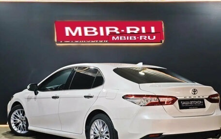 Toyota Camry, 2019 год, 2 599 000 рублей, 6 фотография