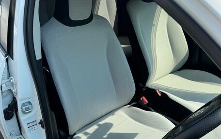 Toyota Vitz, 2013 год, 839 000 рублей, 17 фотография