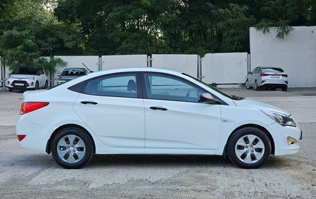 Hyundai Solaris II рестайлинг, 2015 год, 550 000 рублей, 2 фотография