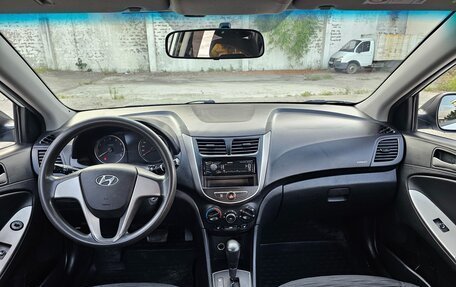 Hyundai Solaris II рестайлинг, 2015 год, 550 000 рублей, 9 фотография