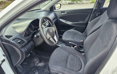 Hyundai Solaris II рестайлинг, 2015 год, 550 000 рублей, 10 фотография