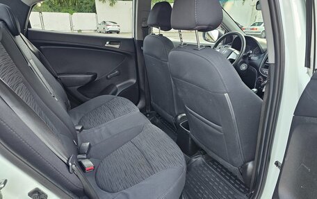 Hyundai Solaris II рестайлинг, 2015 год, 550 000 рублей, 13 фотография