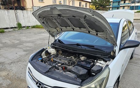 Hyundai Solaris II рестайлинг, 2015 год, 550 000 рублей, 21 фотография
