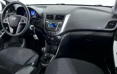 Hyundai Solaris II рестайлинг, 2016 год, 935 000 рублей, 10 фотография