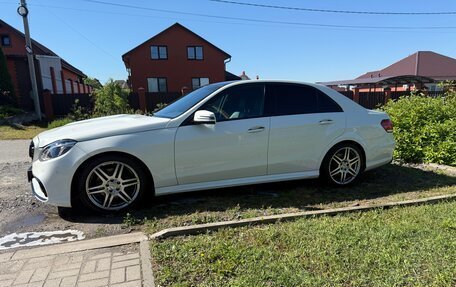 Mercedes-Benz E-Класс, 2011 год, 2 000 000 рублей, 5 фотография
