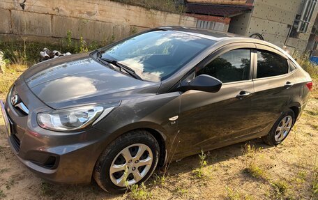 Hyundai Solaris II рестайлинг, 2011 год, 700 000 рублей, 4 фотография